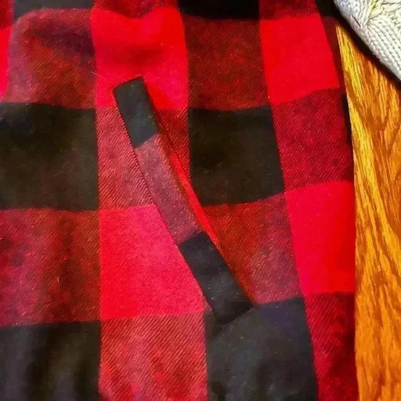 FOREVER 21 - Red and Black Plaid Jacket with
Sweater Sleeves - Medium - Picture 4 of 12